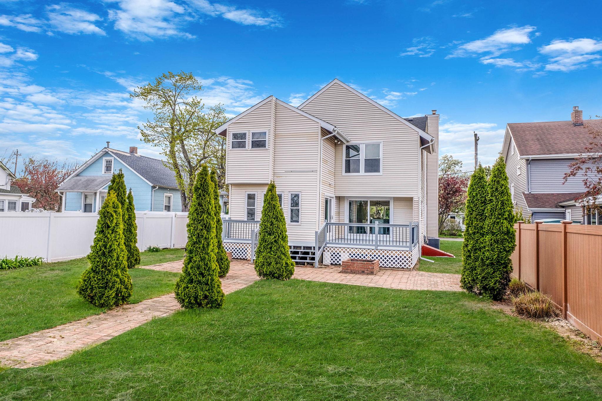 219 S Bayview Avenue, Amityville, New York image 4