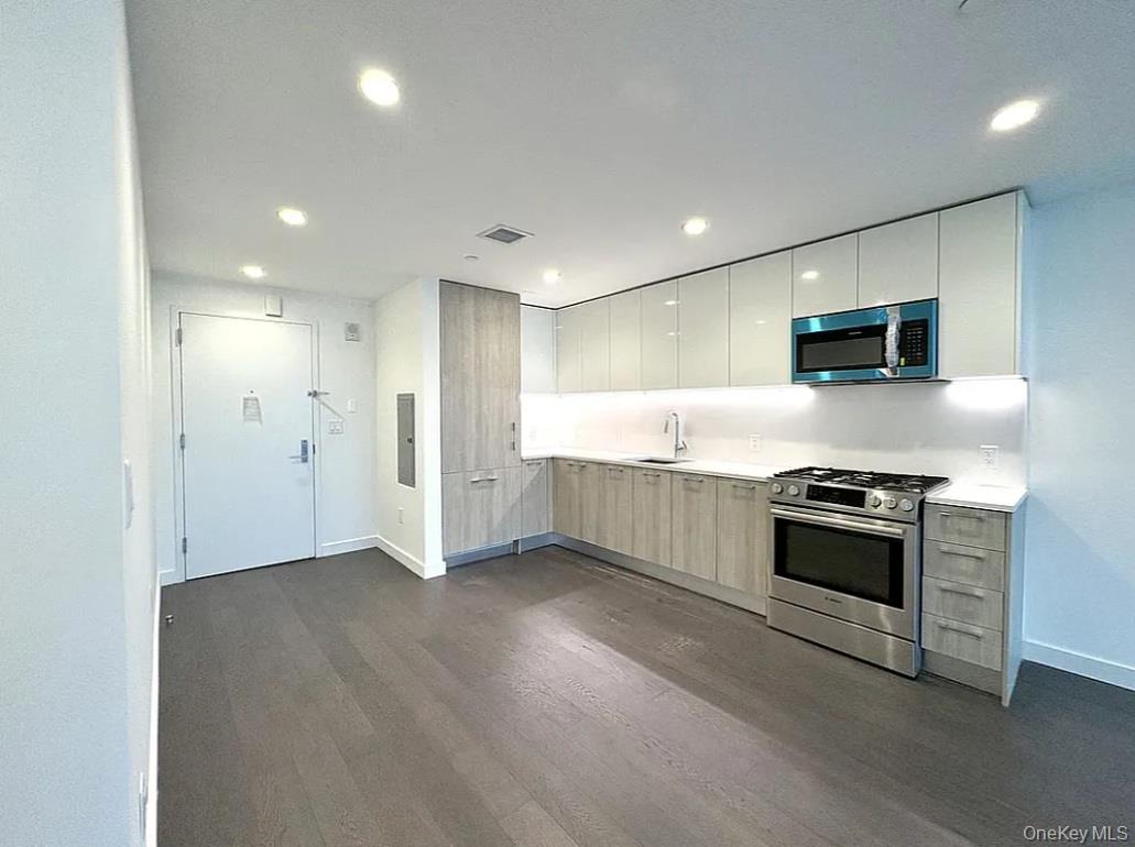 131-05 40th Road PH2D