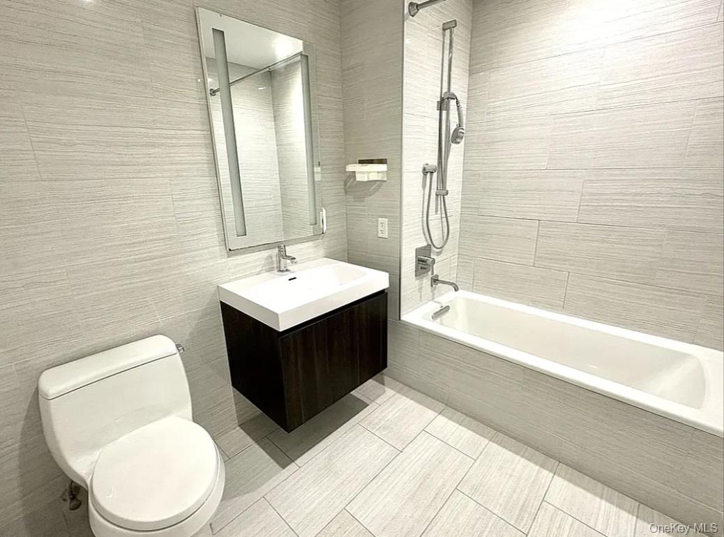 131-05 40th Road PH2D