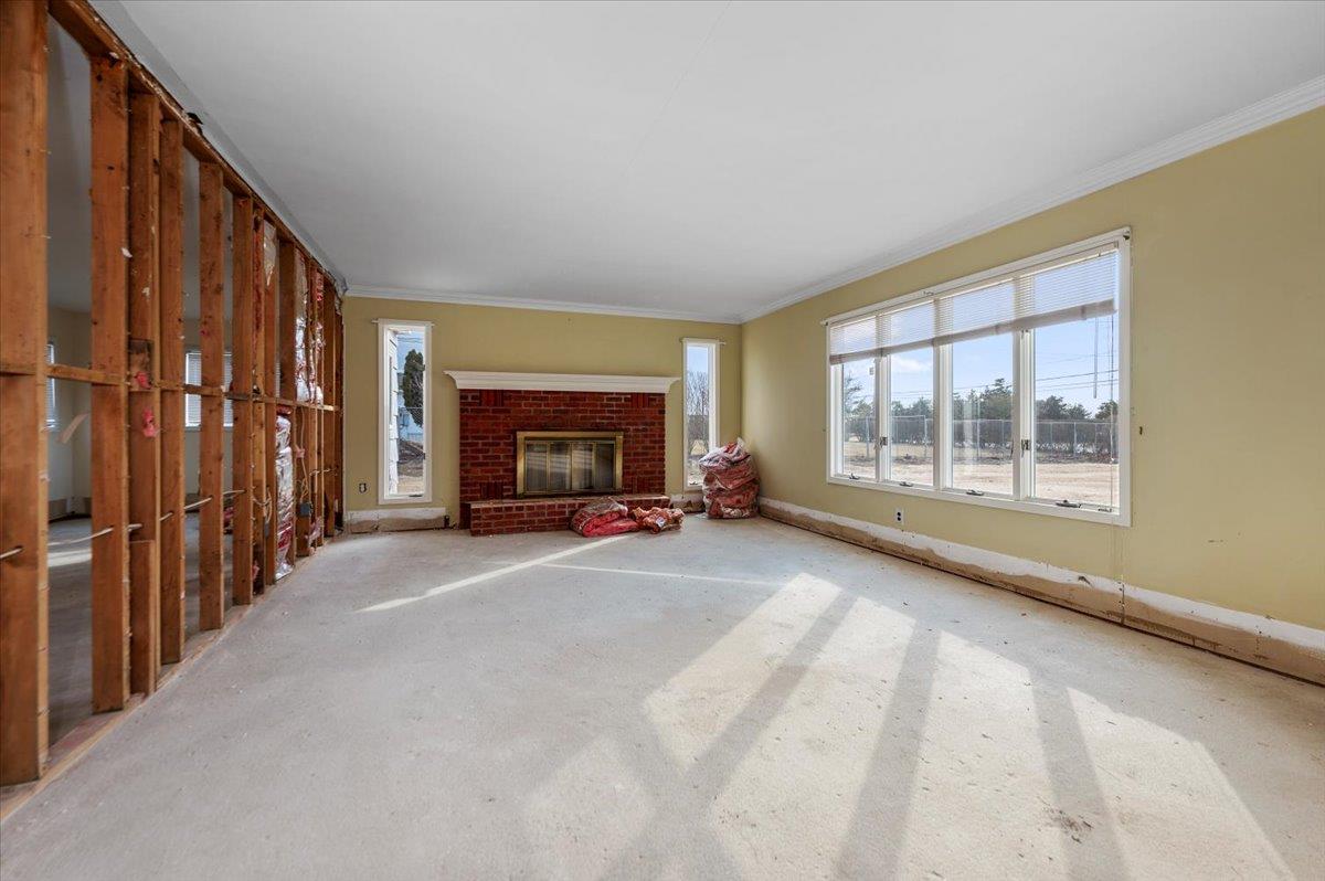 147 W Bayberry Road, Islip, New York image 8