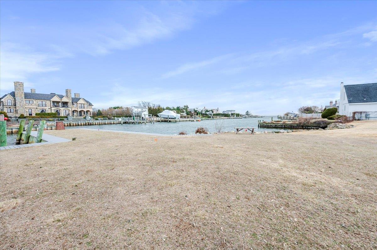 147 W Bayberry Road, Islip, New York image 16