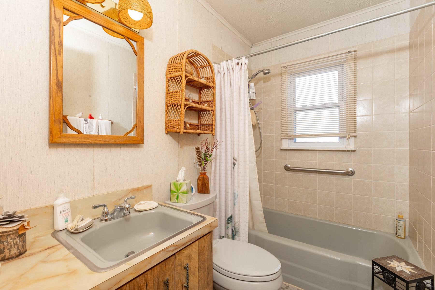 7 Adelphi Street, Islip, New York image 11