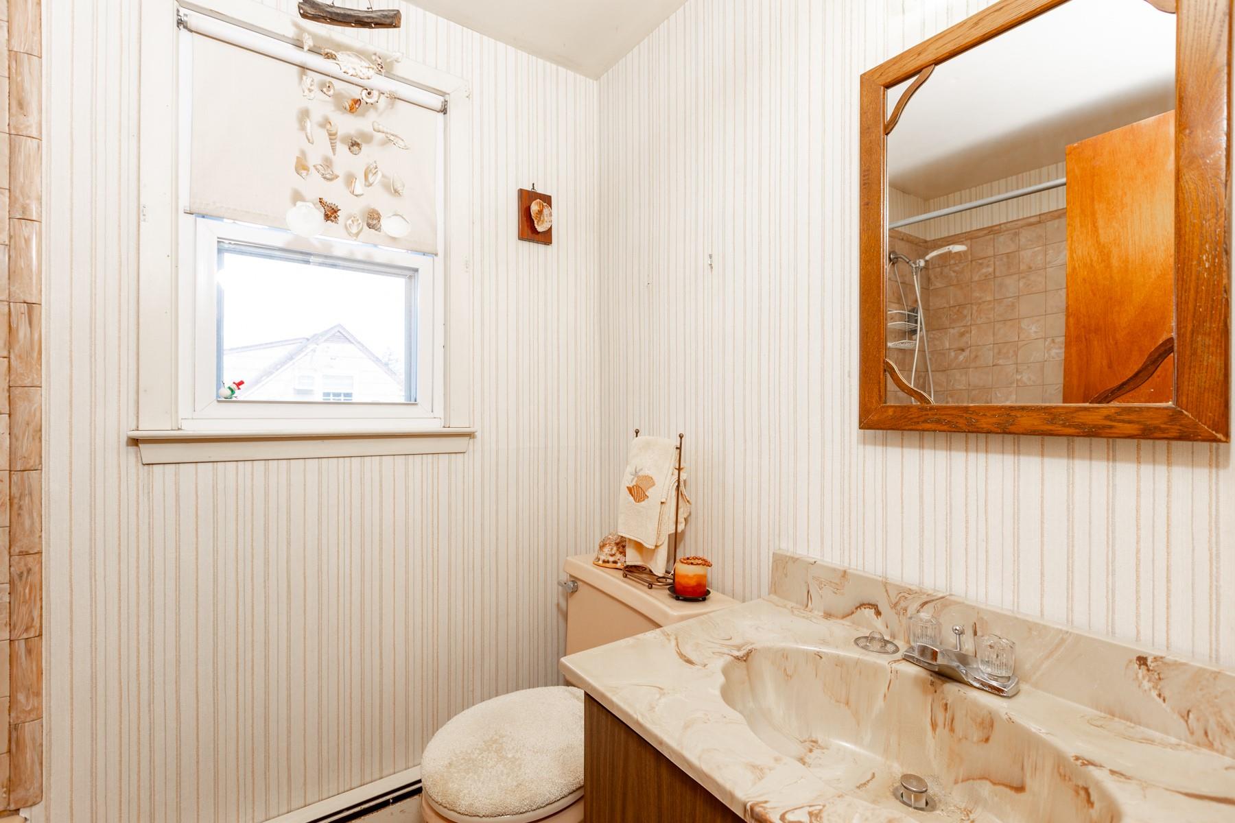 7 Adelphi Street, Islip, New York image 16