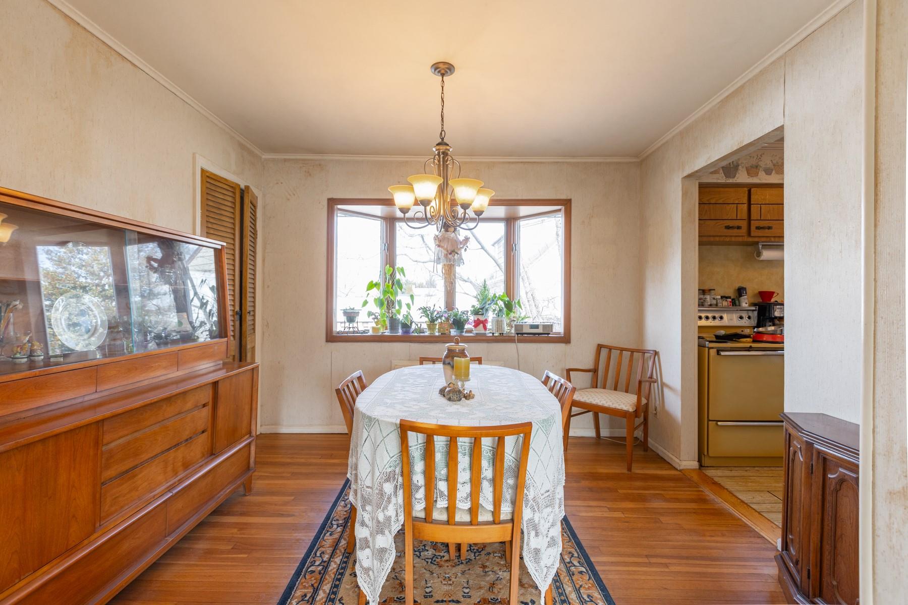 7 Adelphi Street, Islip, New York image 5