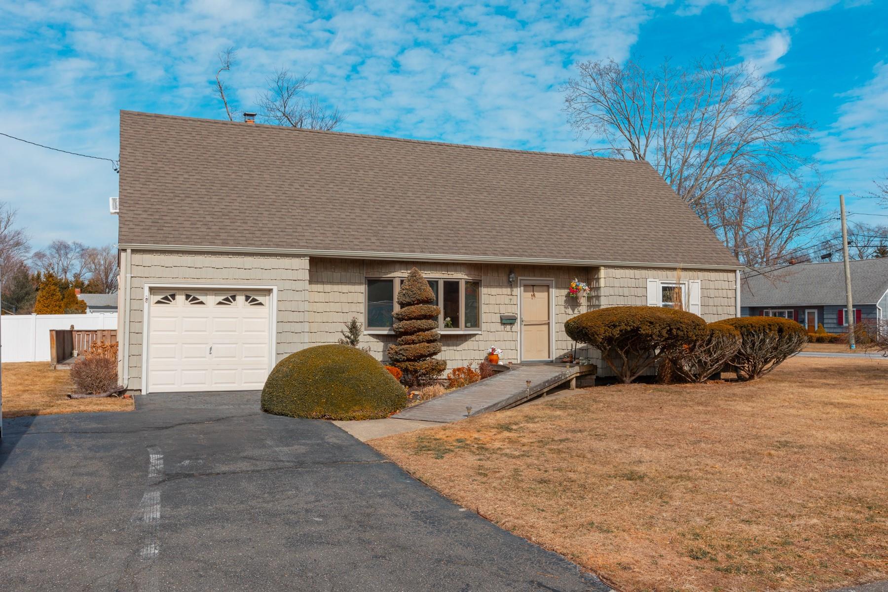 7 Adelphi Street, Islip, New York image 23
