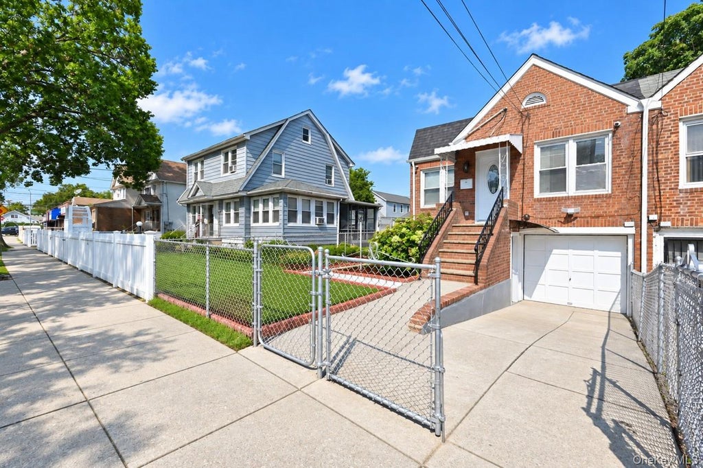 Photo of 117-25 199th Street, Saint Albans, NY 11412 (MLS # 1048313)