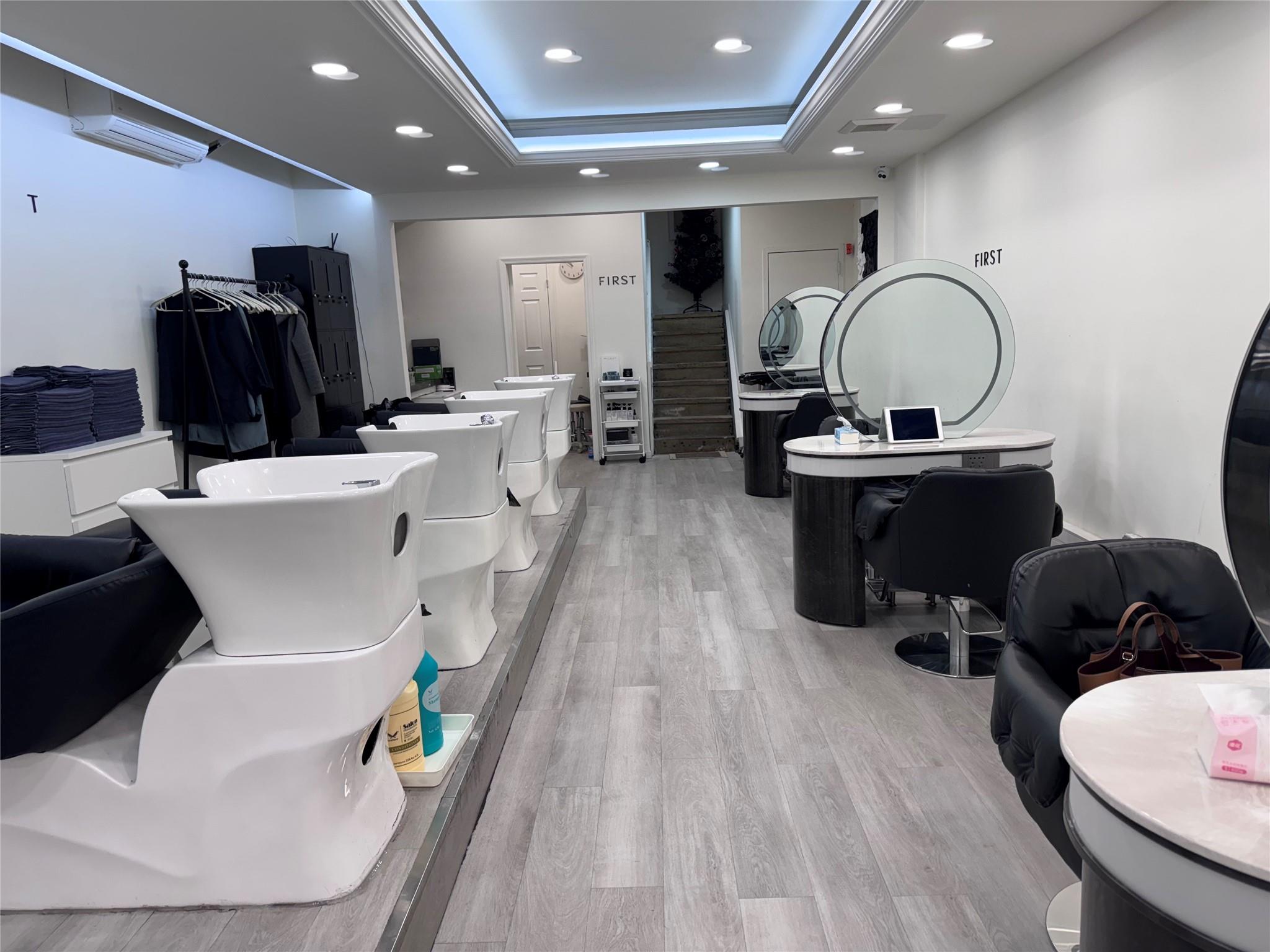 Union 1Fl Store, Flushing, Queens, NY -  - 