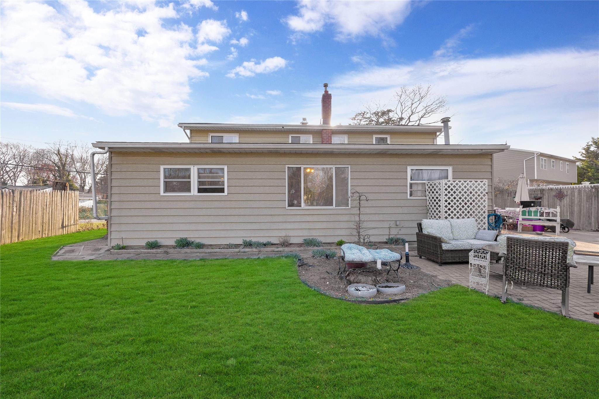 1373 Saint Louis Avenue, Bay Shore, New York image 19