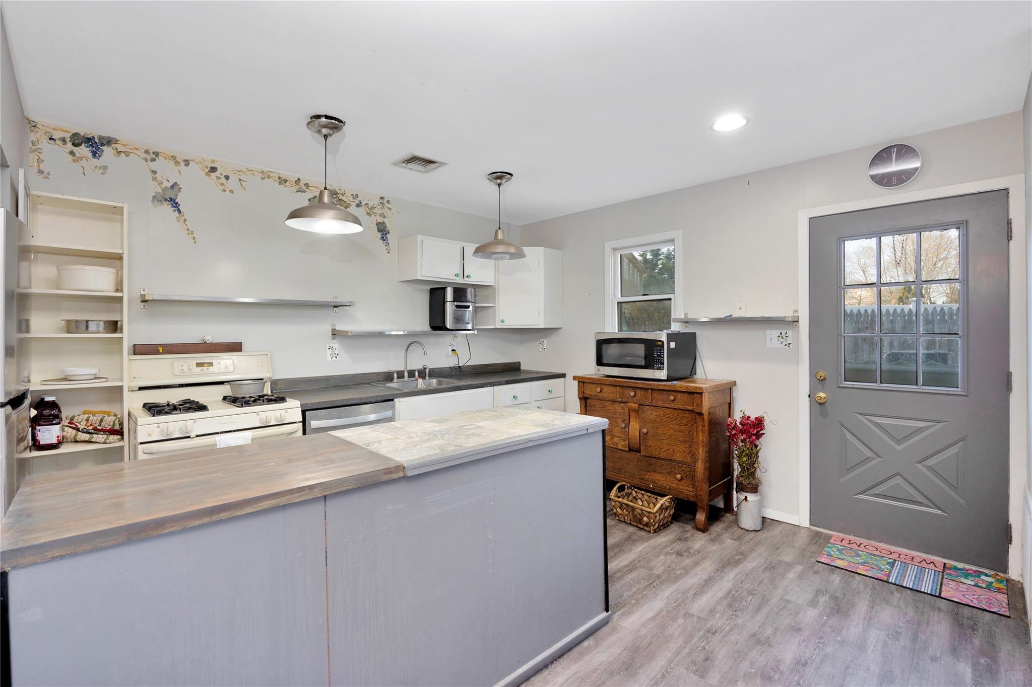1373 Saint Louis Avenue, Bay Shore, New York image 7