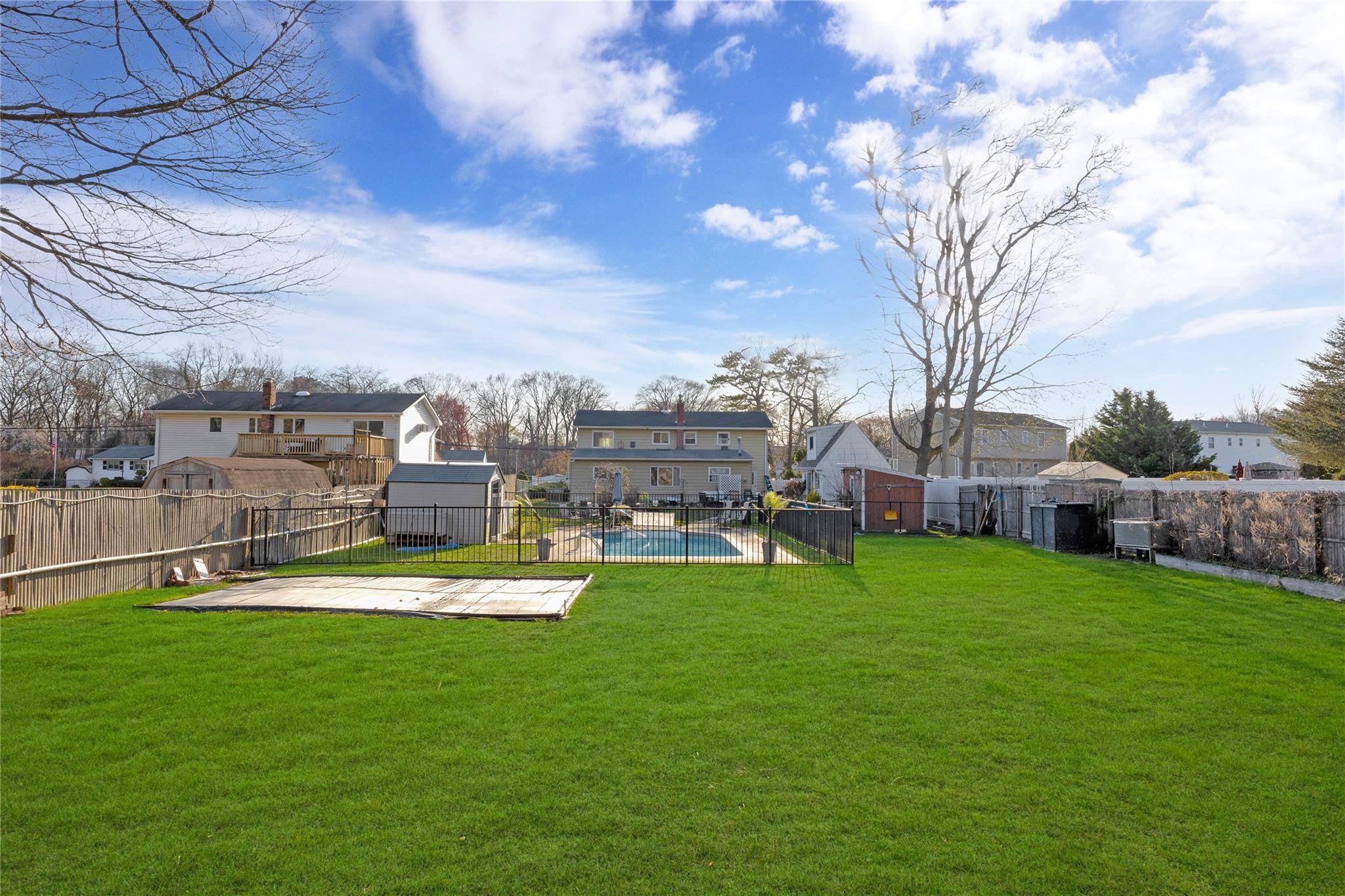 1373 Saint Louis Avenue, Bay Shore, New York image 24