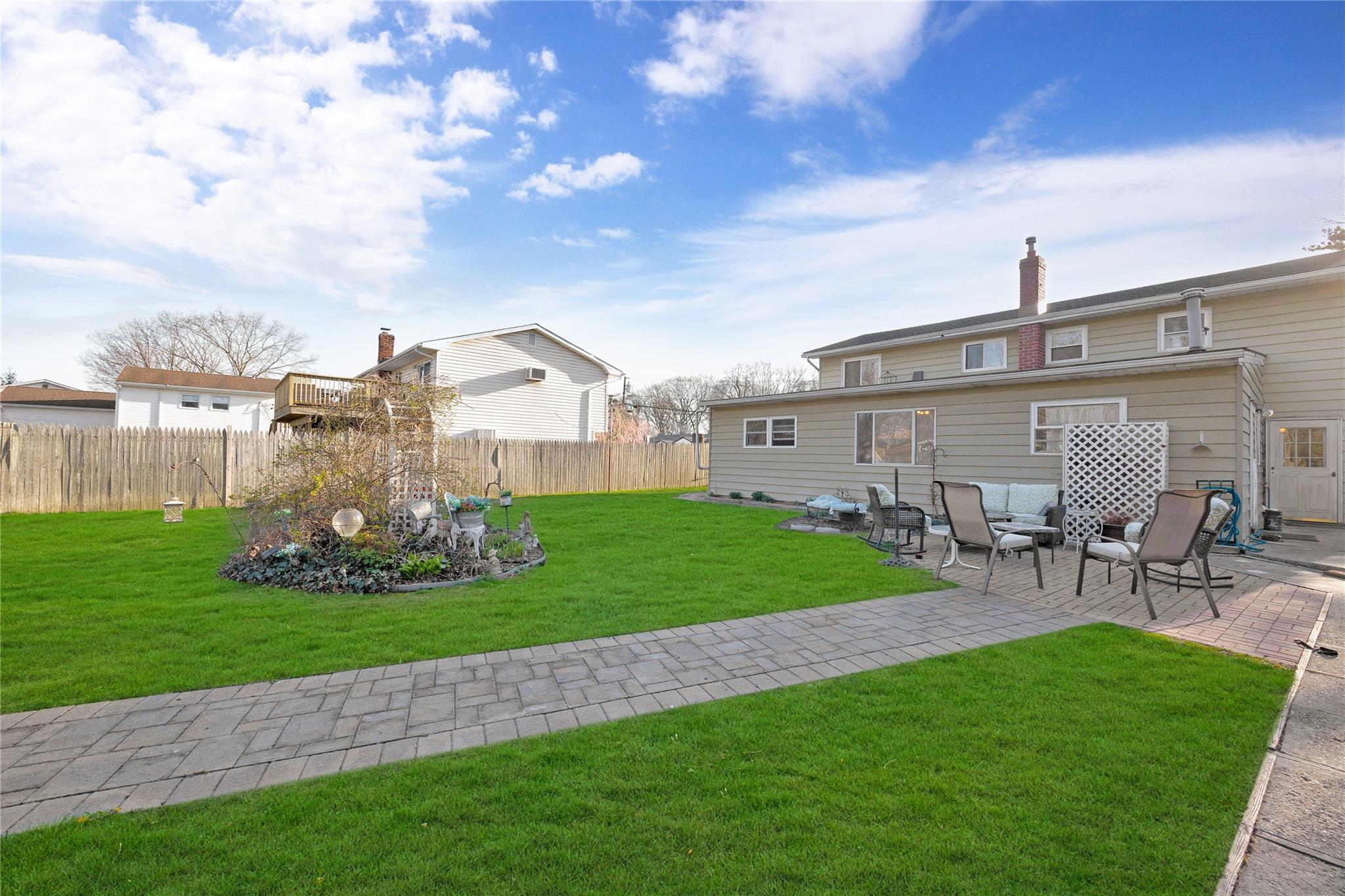 1373 Saint Louis Avenue, Bay Shore, New York image 18