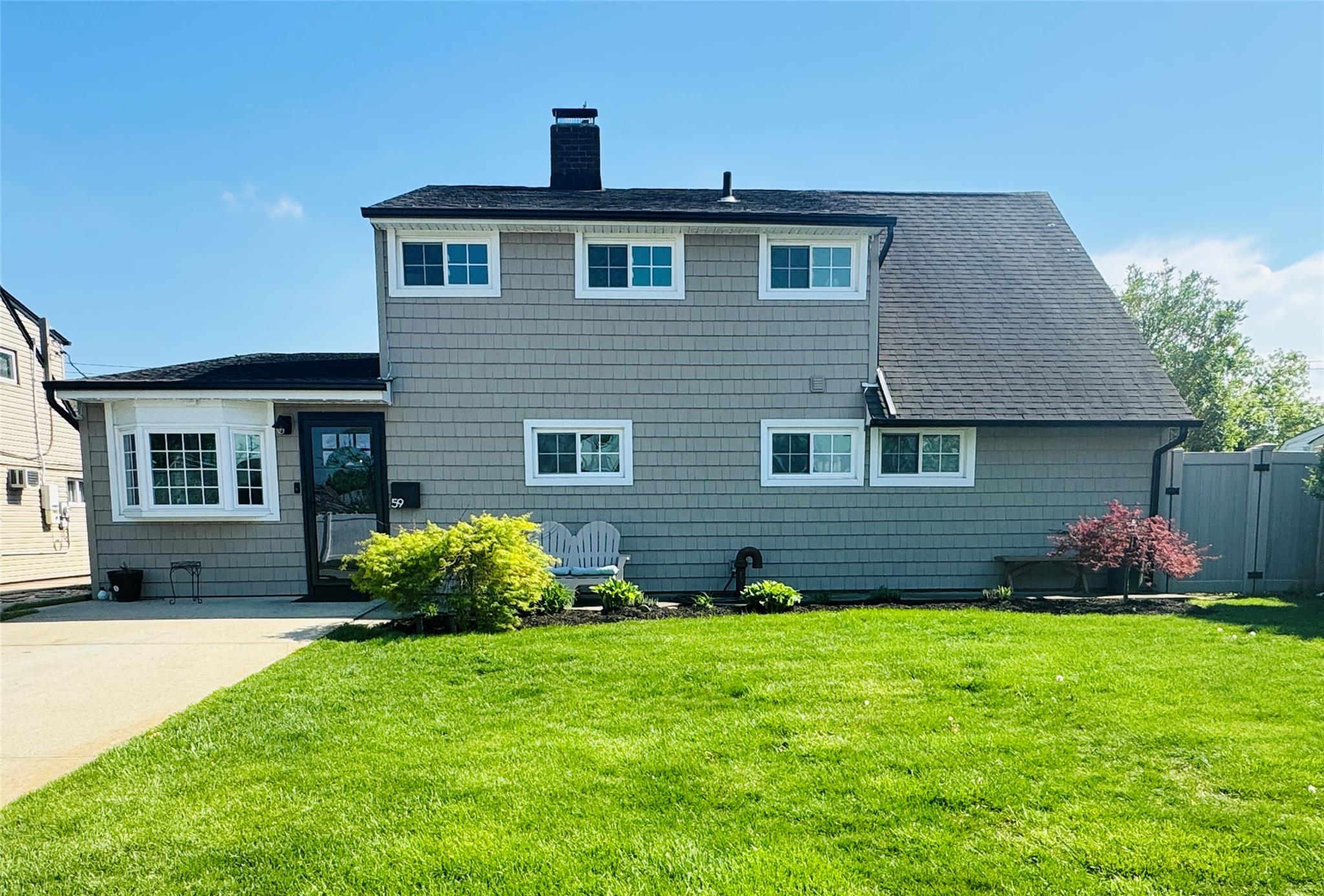 59 Springtime Ln S Ln, Levittown, New York image 1