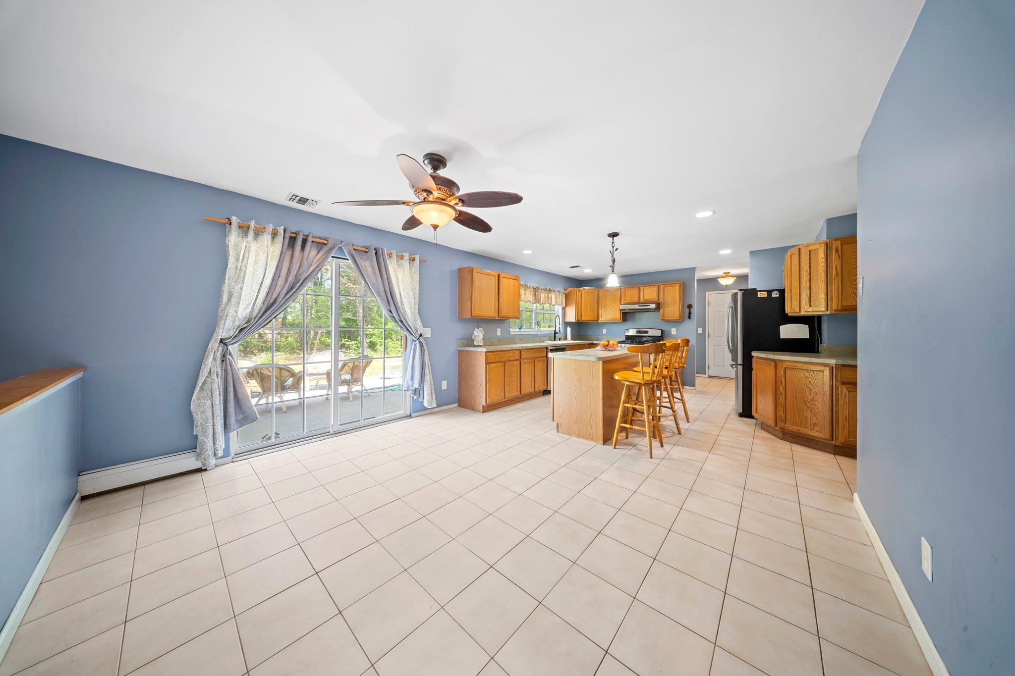 9 Sander Court, Middle Island, New York image 18