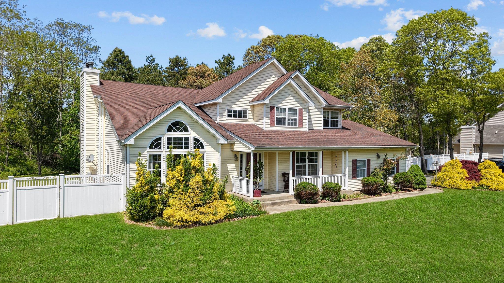9 Sander Court, Middle Island, New York image 3