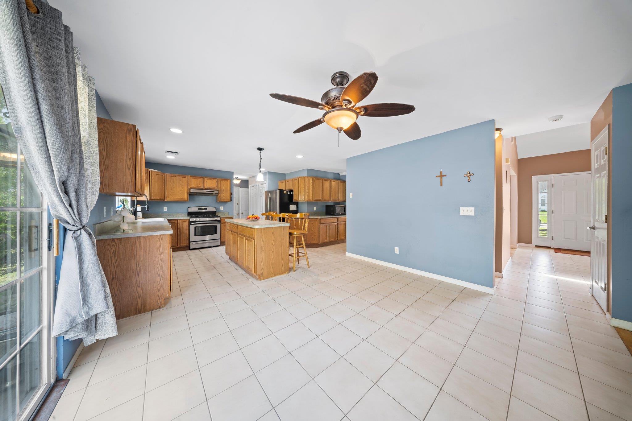 9 Sander Court, Middle Island, New York image 17