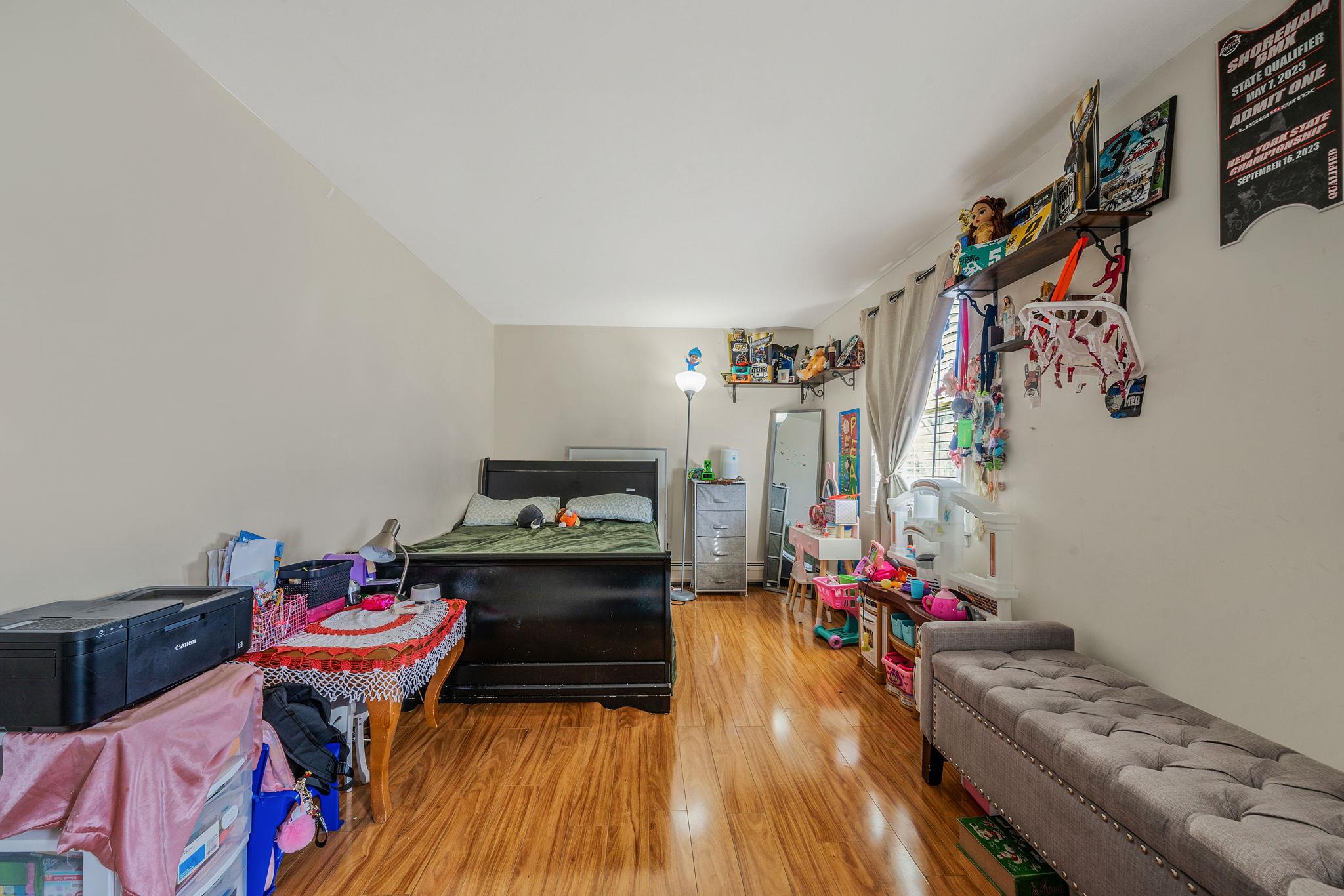 175 Clement Avenue, Elmont, New York image 16