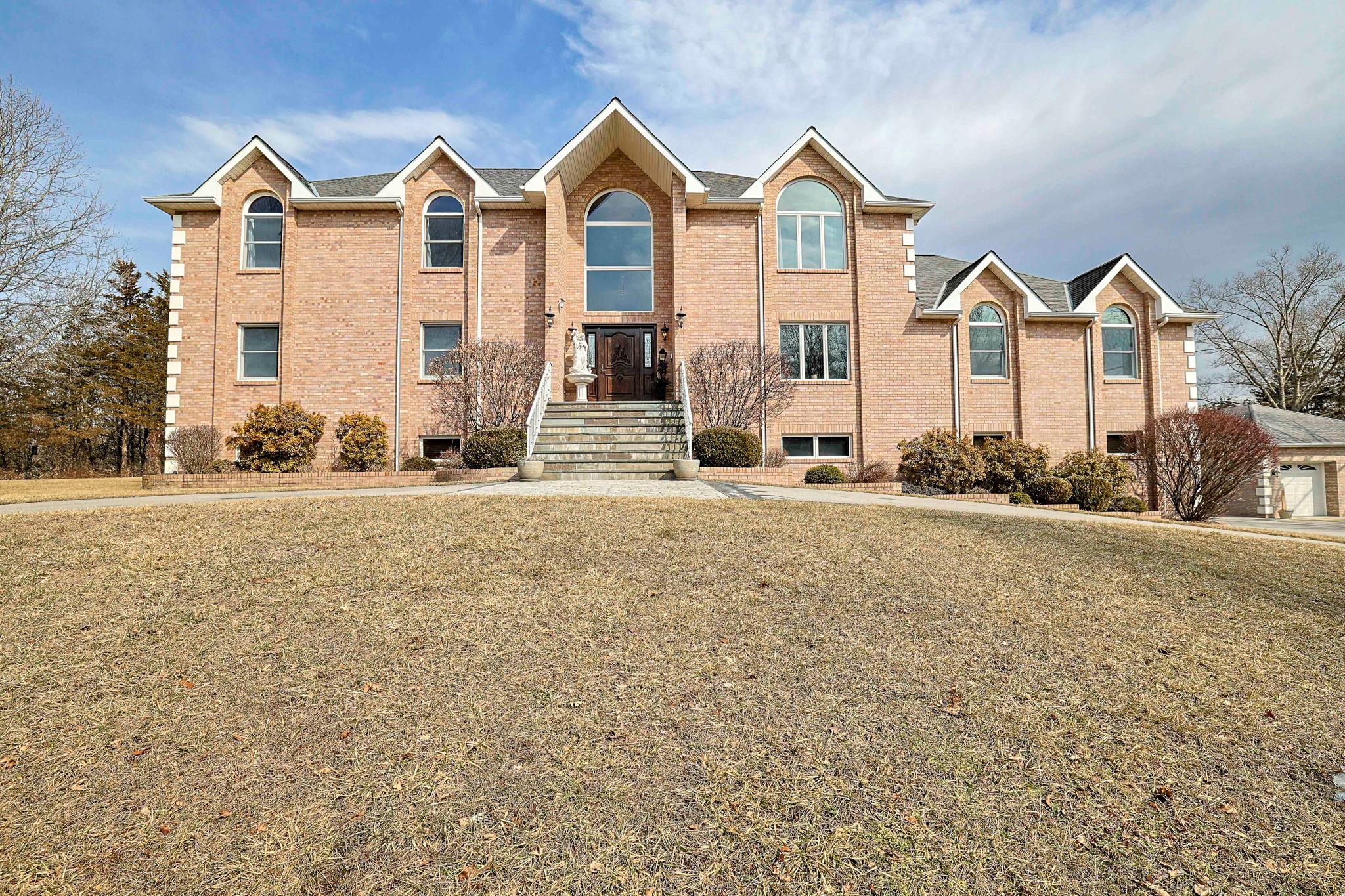 11 Ridgeview Lane, Pleasant Valley, New York image 2