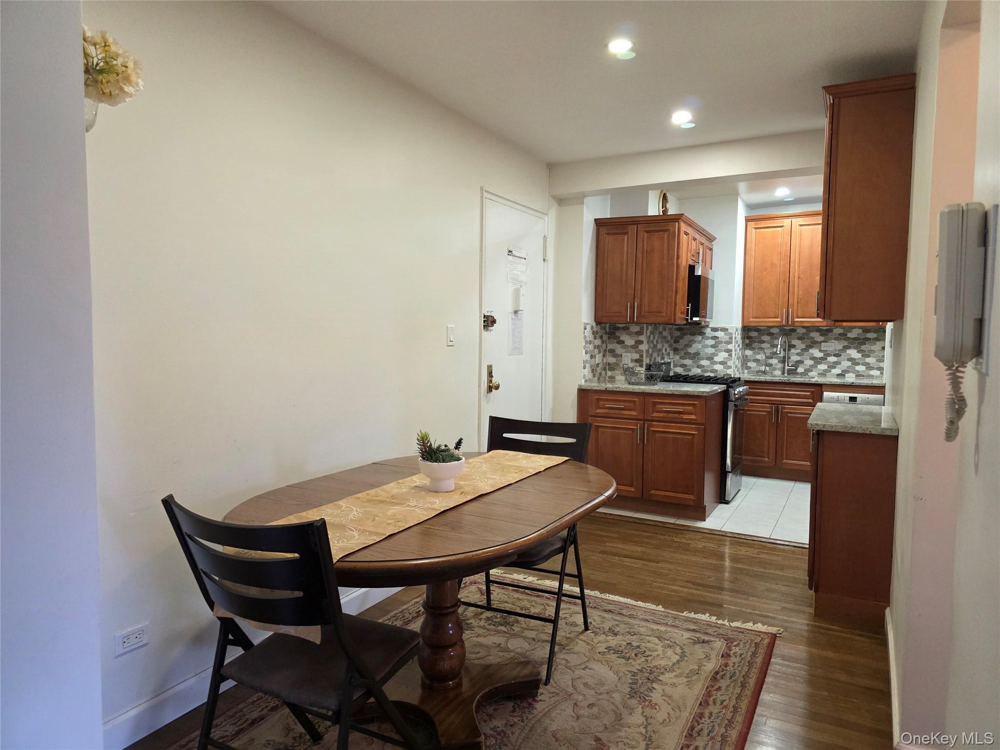 84-01 Main Street 506