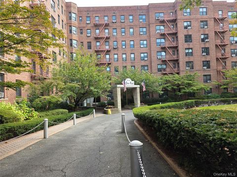 84-01 Main Street 506 Briarwood NY 11435