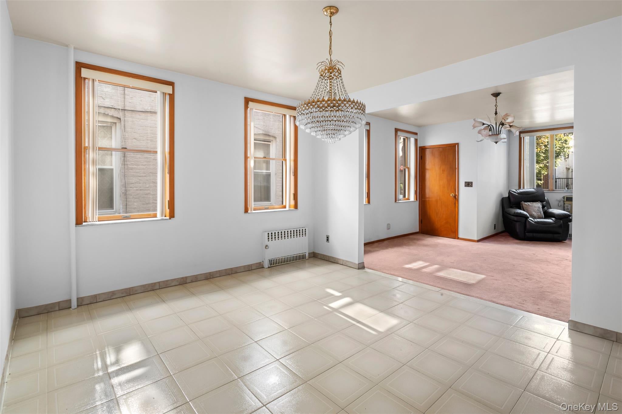 1538 W 11th Street