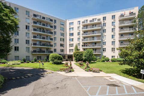 Photo of 135 Post Avenue #3R, Westbury, NY 11590 (MLS # 1025415)