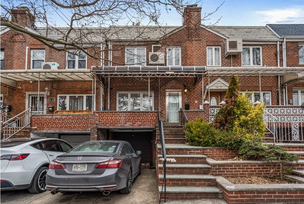67 Avenue, Rego Park, Queens, NY - 3 Bedrooms  
3 Bathrooms  
6 Rooms - 