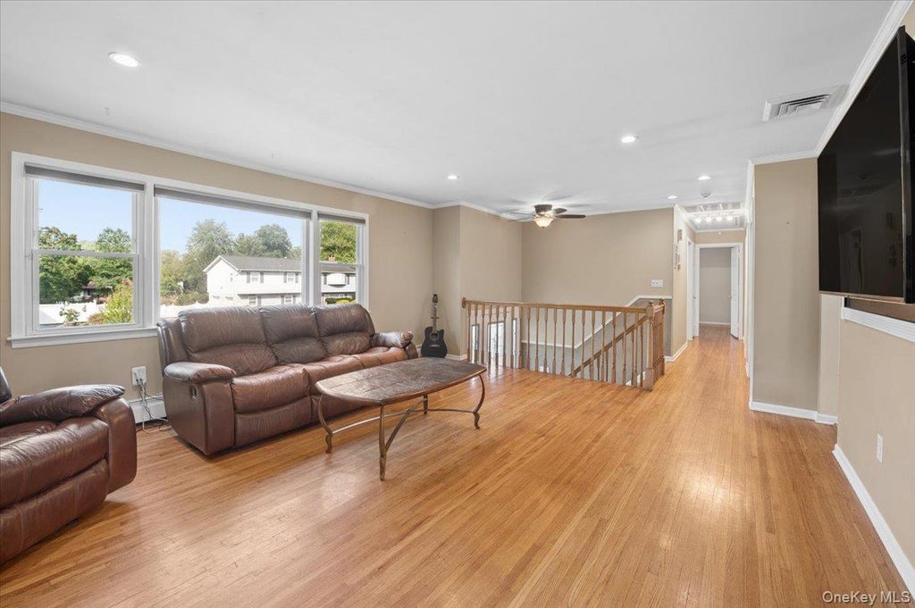 Photo of 5 Cottonwood Court, Bardonia, NY 10954 (MLS # 1058343)