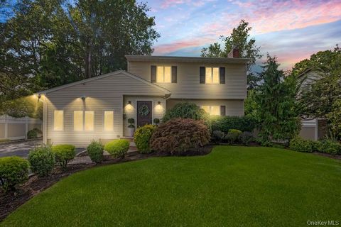 Homes For Sale - 1 Earl Road<br/> Melville, NY 11747