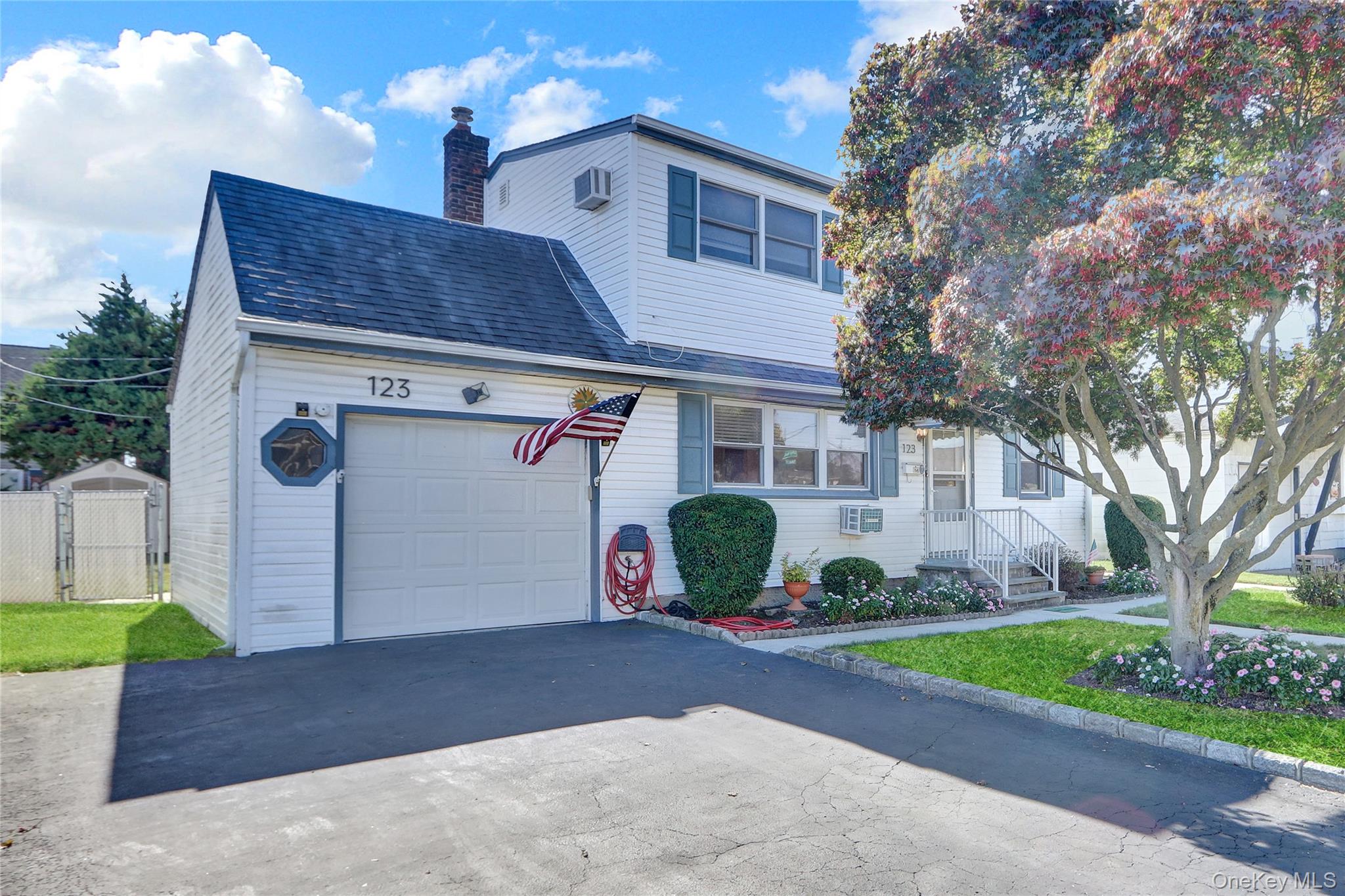 123 Cottage Boulevard