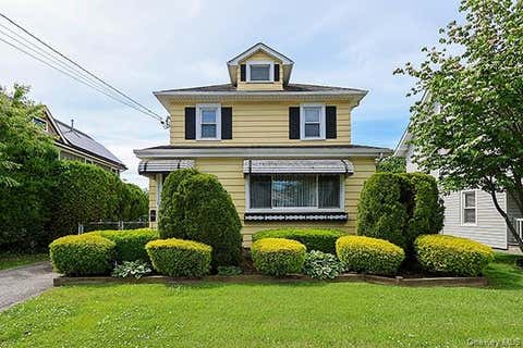 Homes For Sale - 425 Linden Street<br/> Bellmore, NY 11710