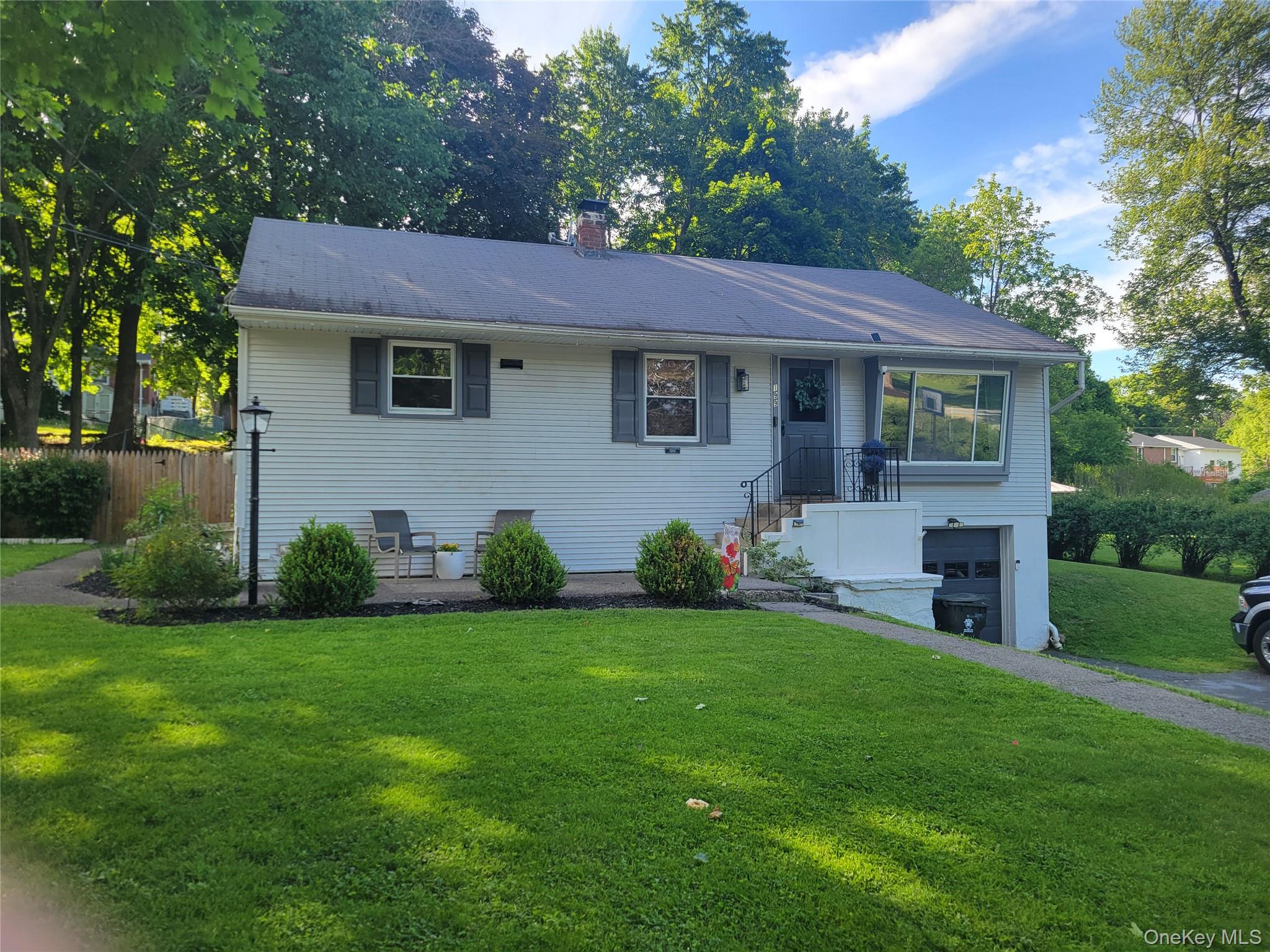 199 Lakeside Road