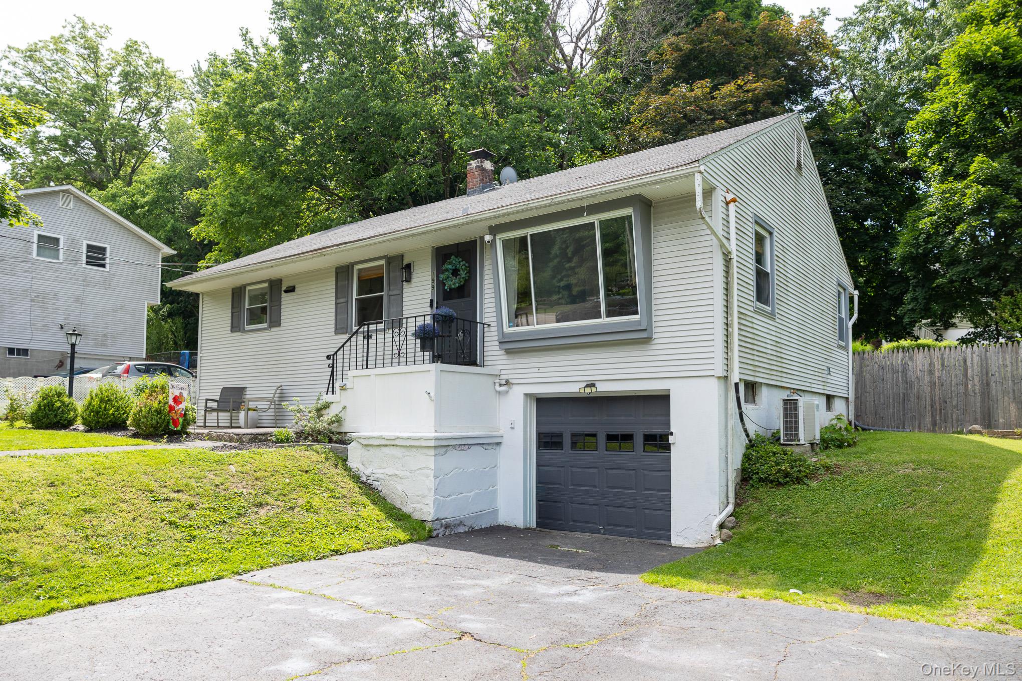 199 Lakeside Road