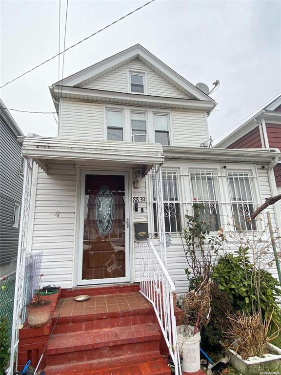 Property for Sale at 186th Street, Hollis, Queens, NY - Bedrooms: 3 
Bathrooms: 2 
Rooms: 8  - $875,000