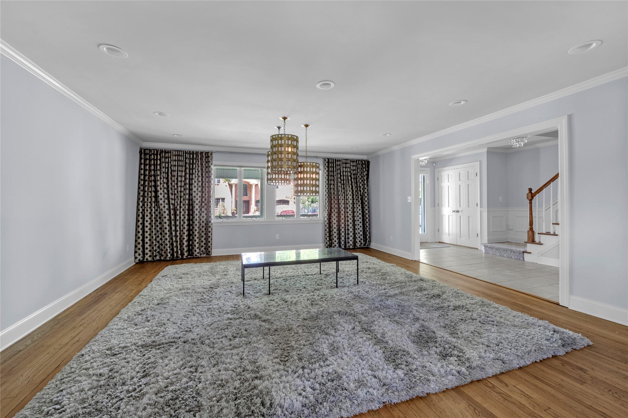 2 Driftwood Drive, Port Washington, New York image 4
