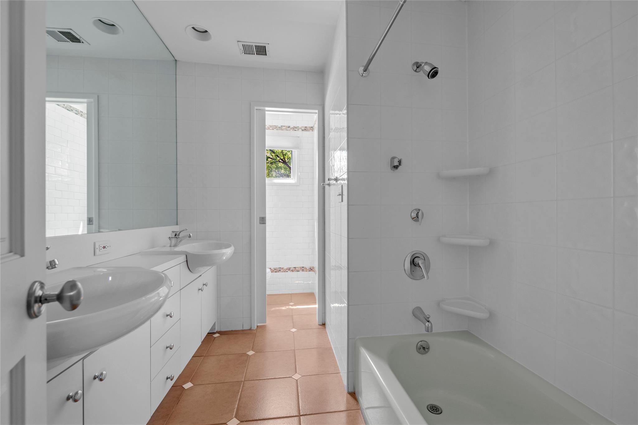 2 Driftwood Drive, Port Washington, New York image 20