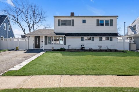 4 Carriage Lane Levittown NY 11756