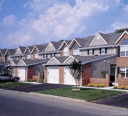 13 NEAL PATH # 13, SOUTH SETAUKET, NY 11720 - Image 081934f0d9d371f273d7ee527d4e7cc4/2410066896