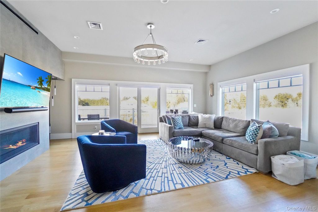 Photo of 68 Foster Avenue #9, Hampton Bays, NY 11946 (MLS # 978457)