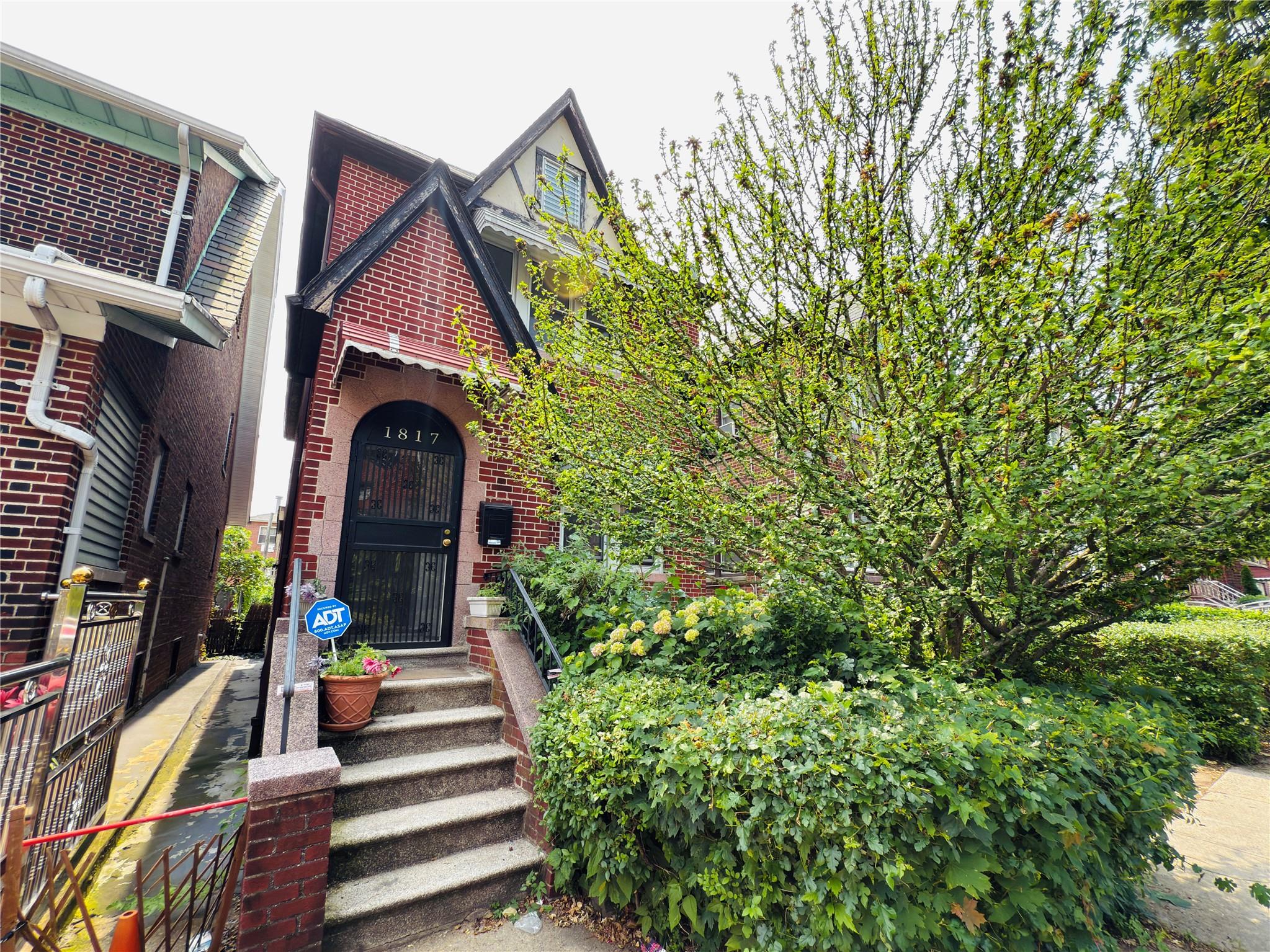 Property for Sale at Lurting Avenue, Bronx, New York - Bedrooms: 4 
Bathrooms: 2 
Rooms: 7  - $799,000