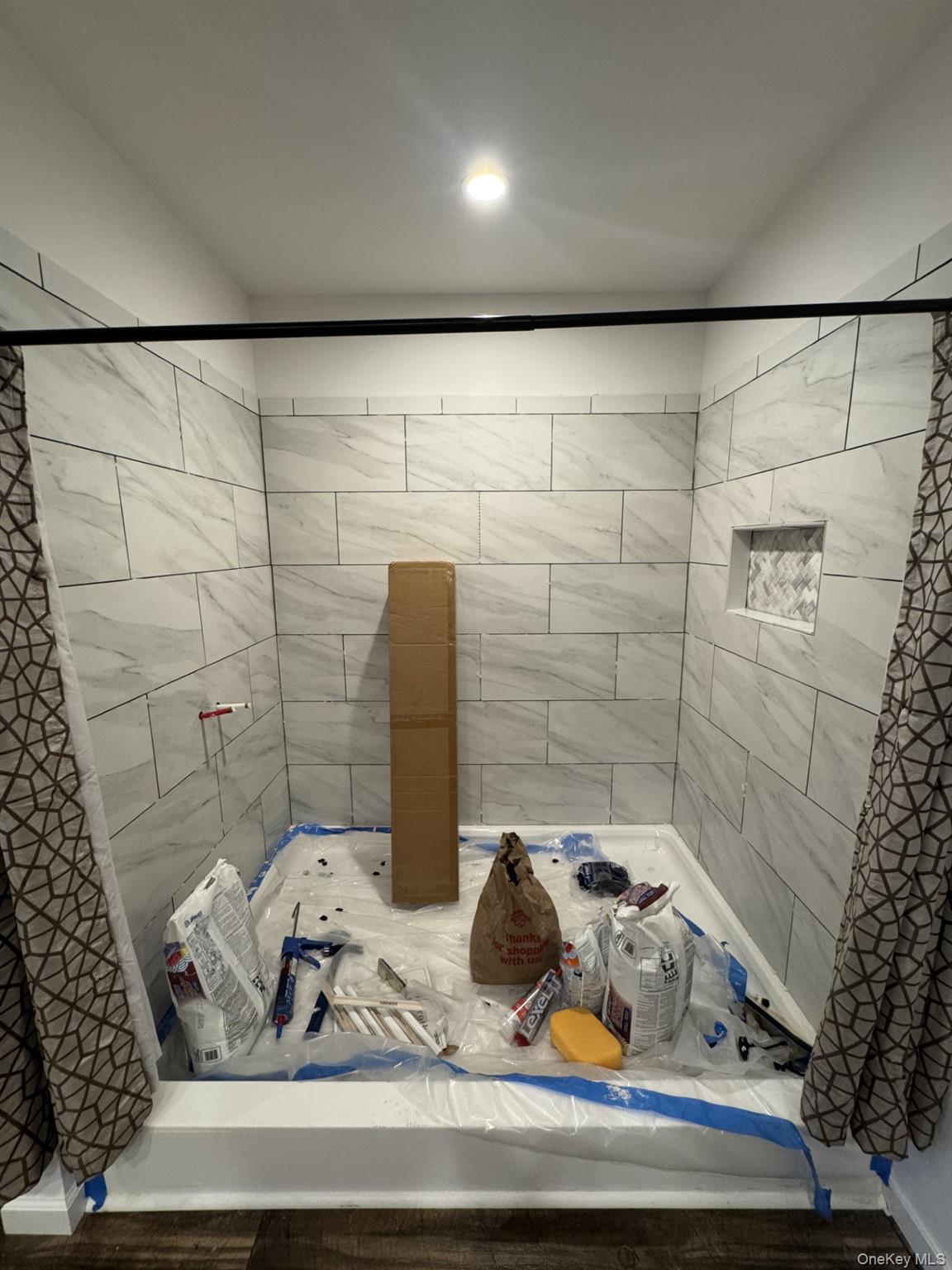 Red Hook, New York 12571, United States, 3 Bedrooms Bedrooms, ,2 BathroomsBathrooms,Residential,Active,194785