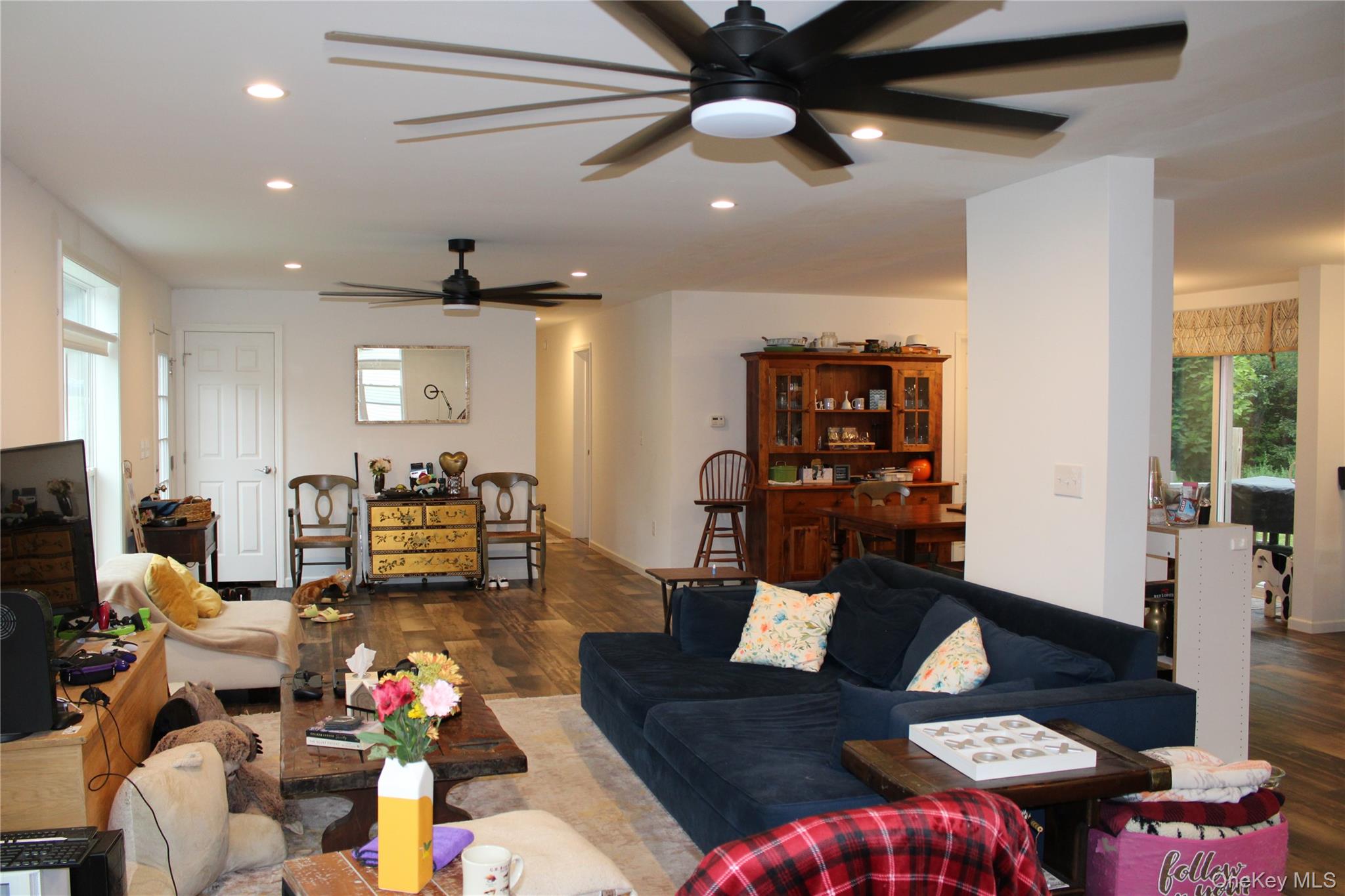 Red Hook, New York 12571, United States, 3 Bedrooms Bedrooms, ,2 BathroomsBathrooms,Residential,Active,194785