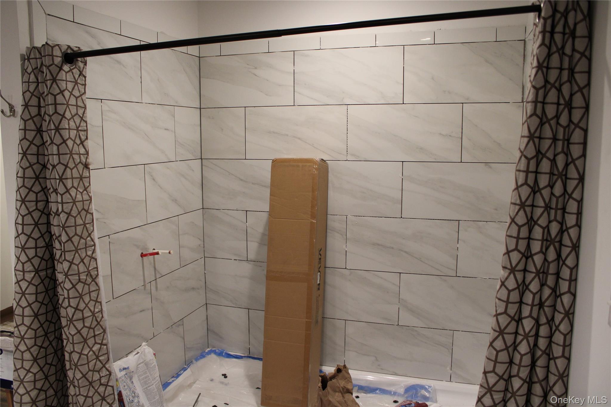 Red Hook, New York 12571, United States, 3 Bedrooms Bedrooms, ,2 BathroomsBathrooms,Residential,Active,194785