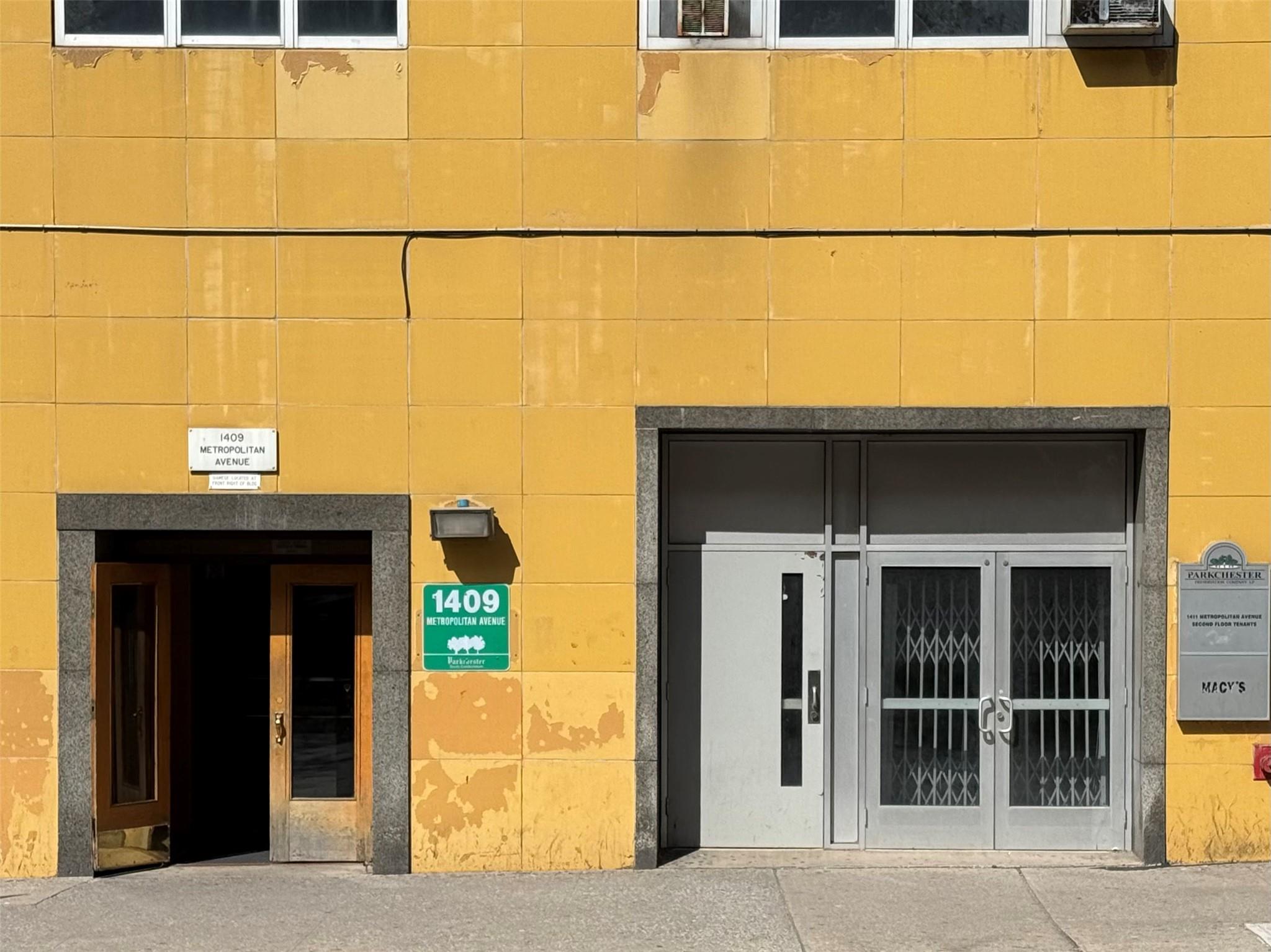 Property for Sale at Metropolitan Avenue 6I, Bronx, New York - Bedrooms: 1 
Bathrooms: 1 
Rooms: 3  - $199,999