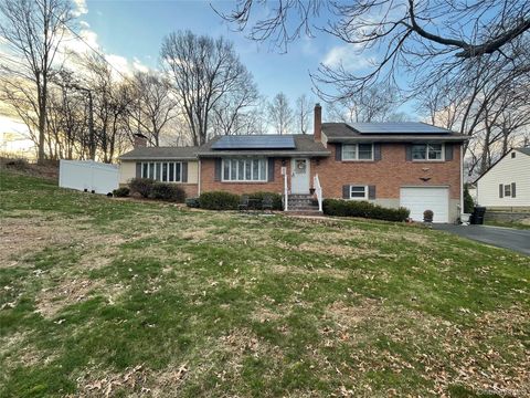 Homes For Sale - 65 Hy Vue Drive<br/> Newburgh, NY 12550