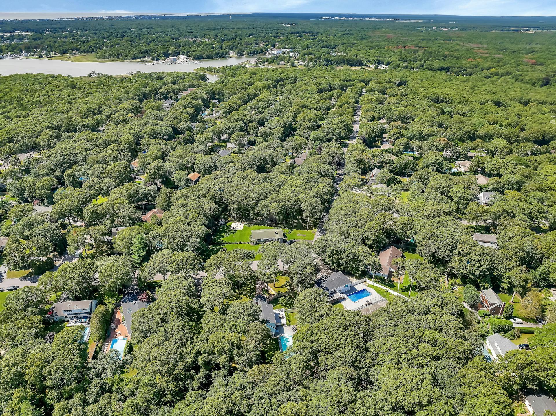 42 Eisenhower Drive, East Quogue, New York image 30