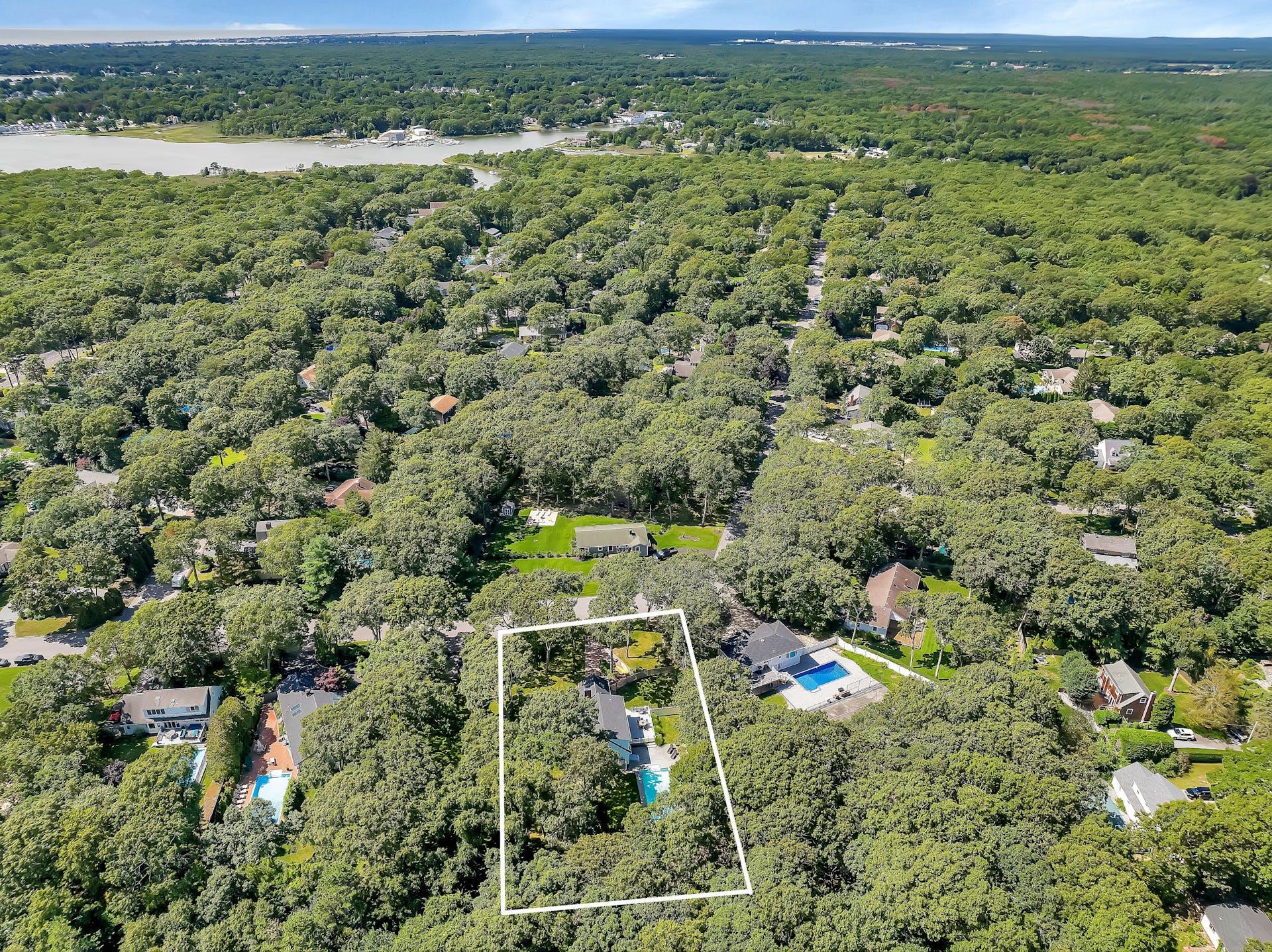 42 Eisenhower Drive, East Quogue, New York image 31