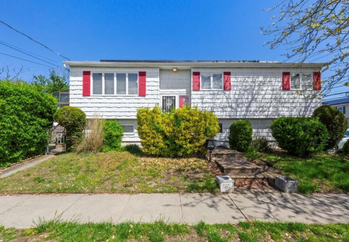 1001 Van Buren Street, Baldwin, New York image 1