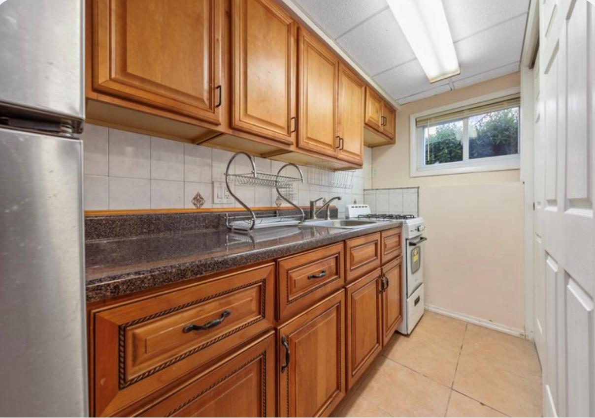1001 Van Buren Street, Baldwin, New York image 10
