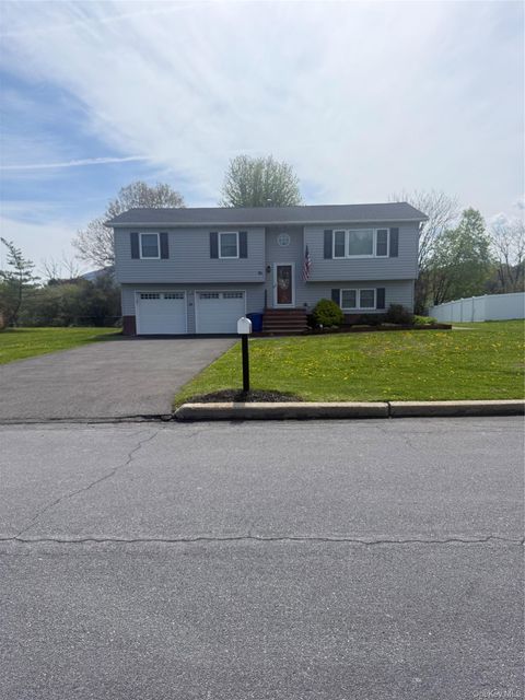 Photo of 84 Guernsey Drive, New Windsor, NY 12553 (MLS # 978712)
