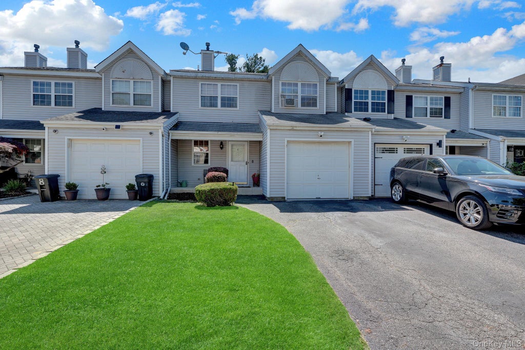 Photo of 6 Beech Street, Central Islip, NY 11722 (MLS # 1019838)